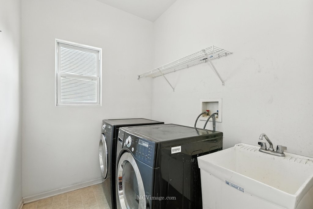 402 Marshall Ash Street, Bolingbrook, IL 60490
