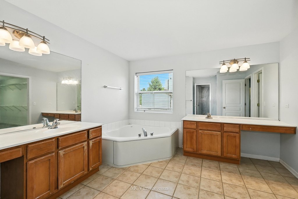 402 Marshall Ash Street, Bolingbrook, IL 60490