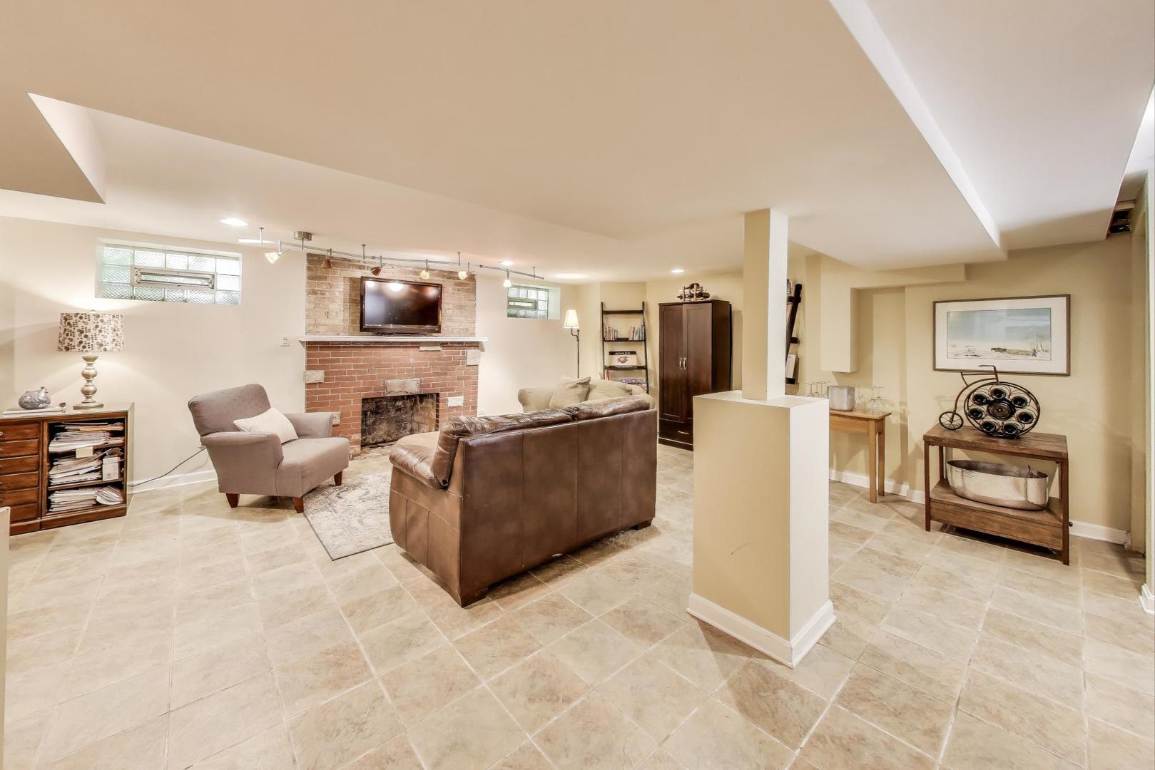 9336 S Leavitt Street, Chicago, IL 60643
