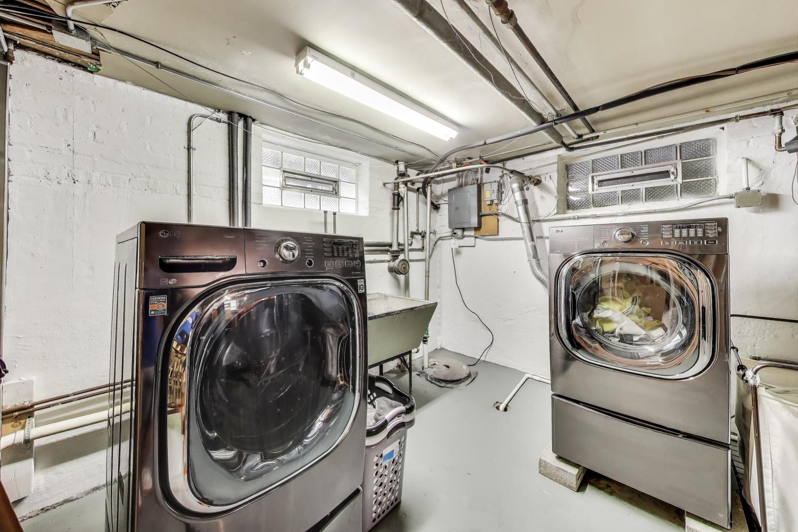 9336 S Leavitt Street, Chicago, IL 60643