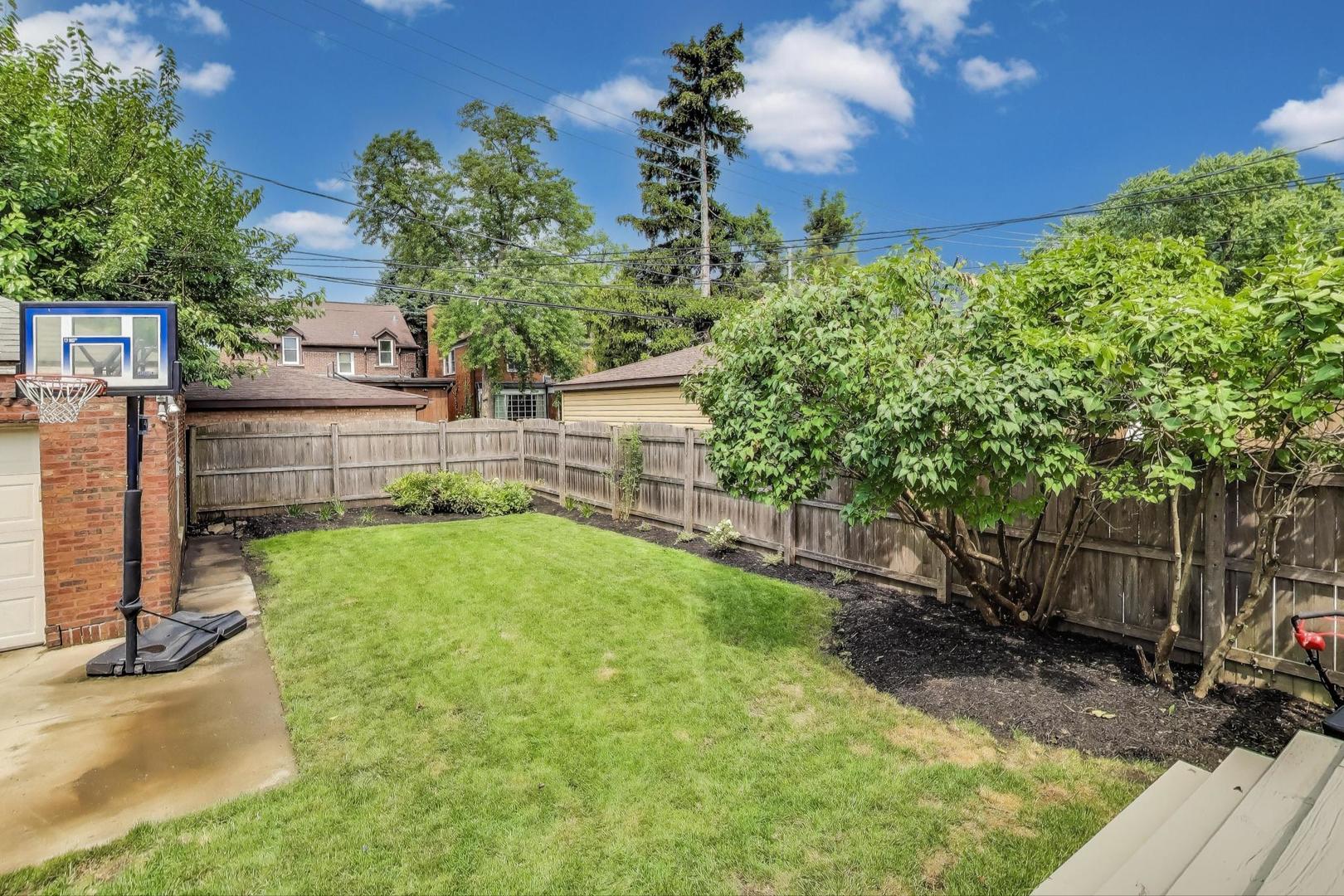 9336 S Leavitt Street, Chicago, IL 60643