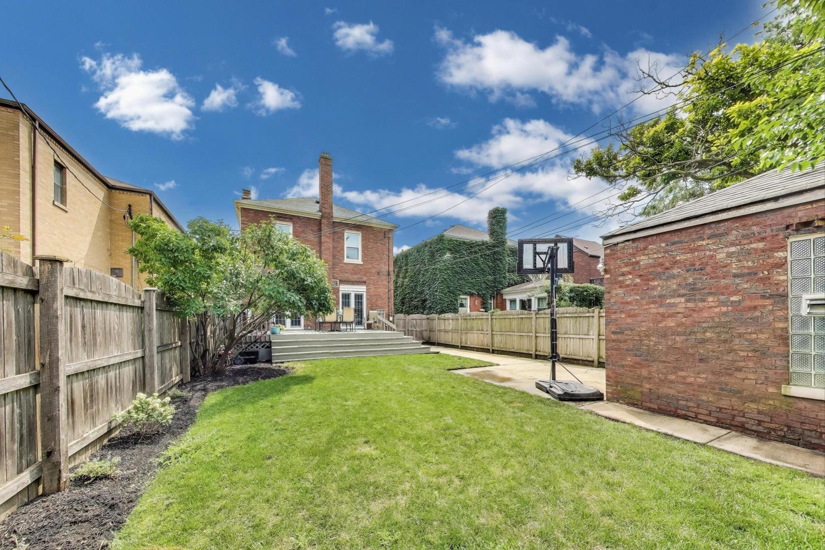 9336 S Leavitt Street, Chicago, IL 60643