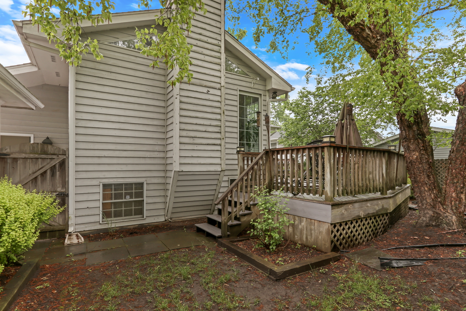 409 Greenview Drive, Park City, IL 60085