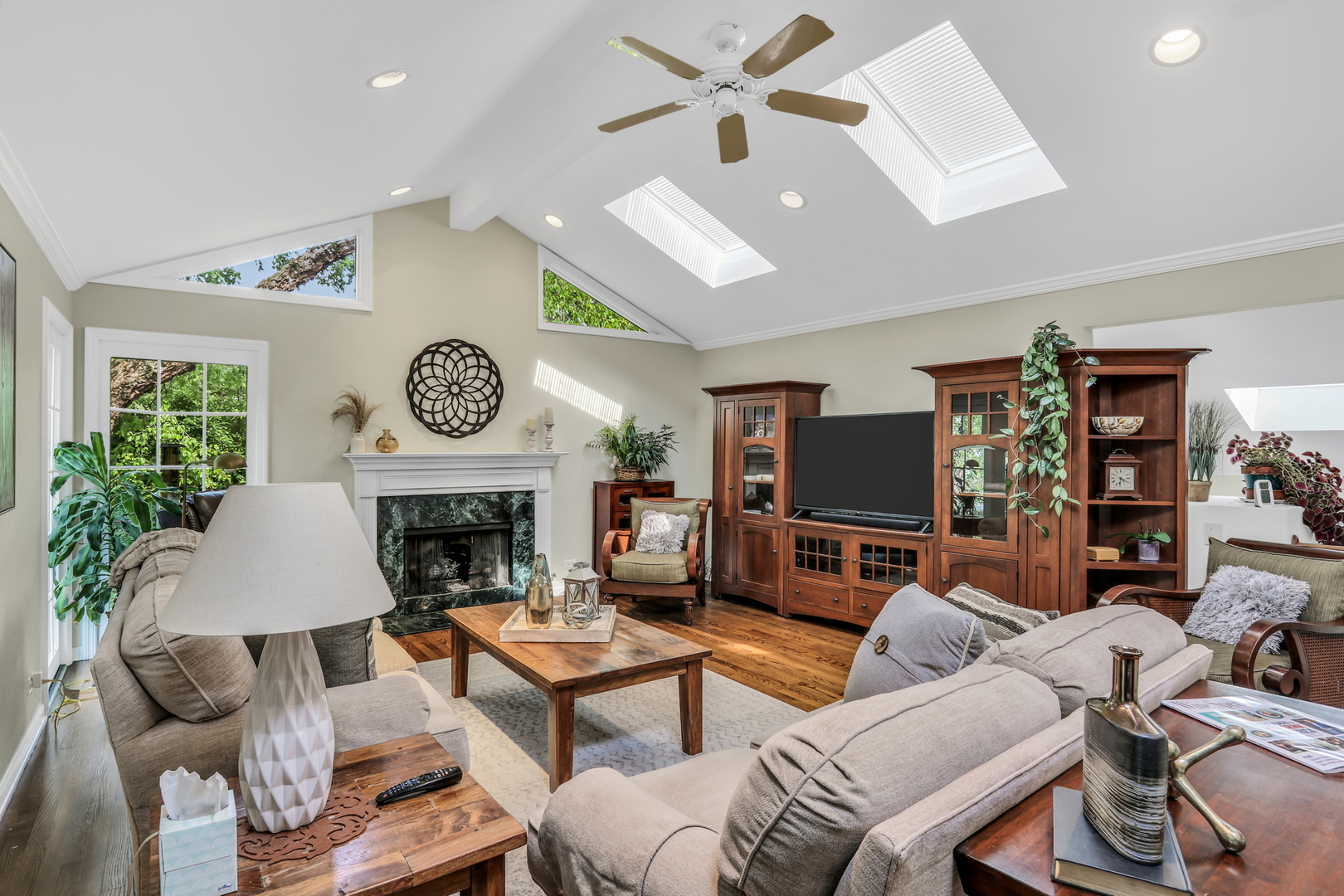 409 Greenview Drive, Park City, IL 60085