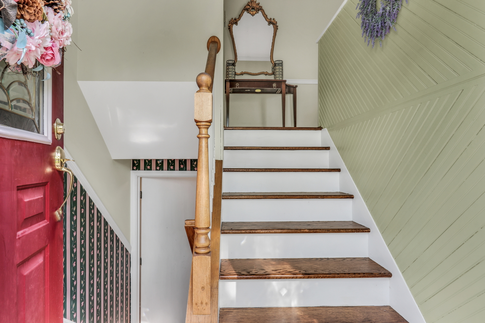 409 Greenview Drive, Park City, IL 60085