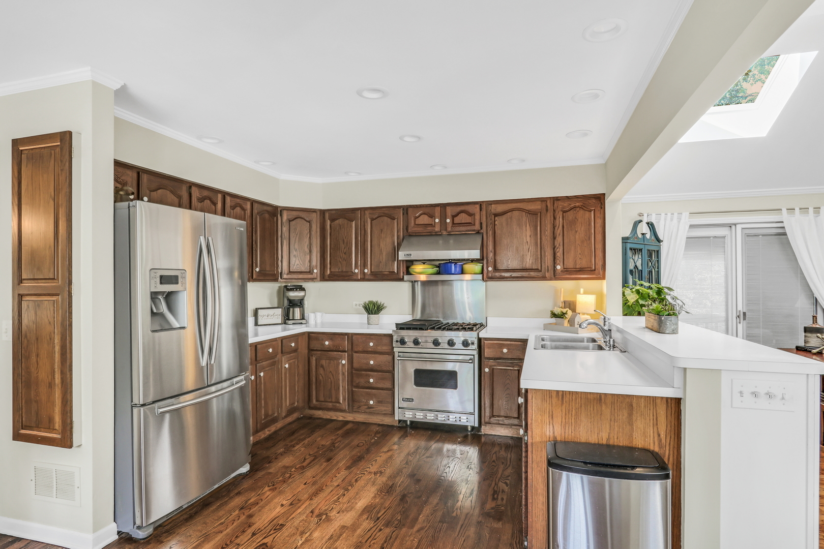 409 Greenview Drive, Park City, IL 60085