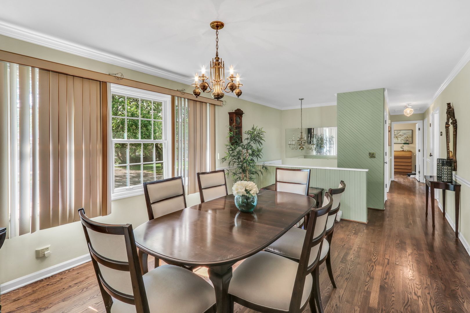 409 Greenview Drive, Park City, IL 60085