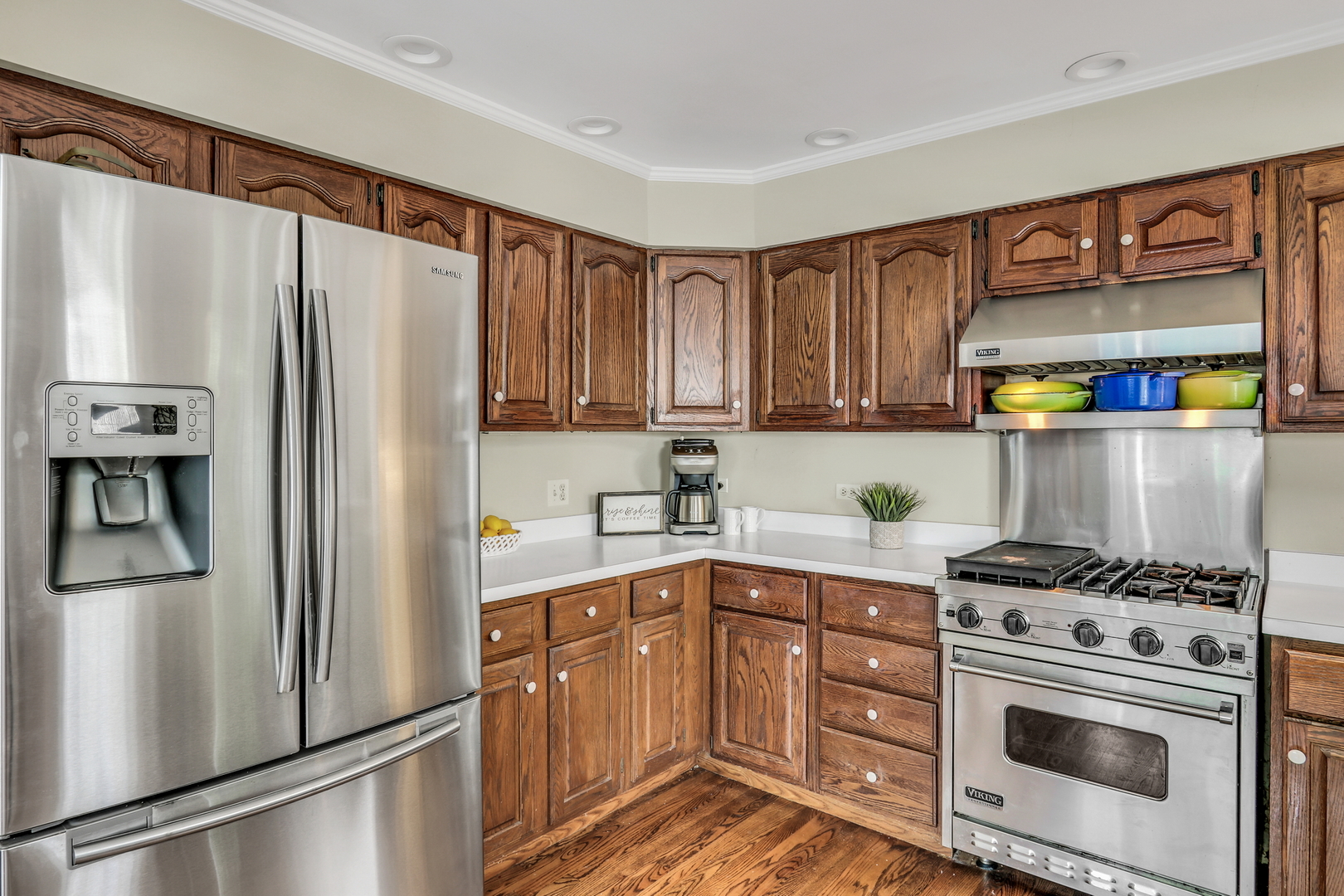 409 Greenview Drive, Park City, IL 60085