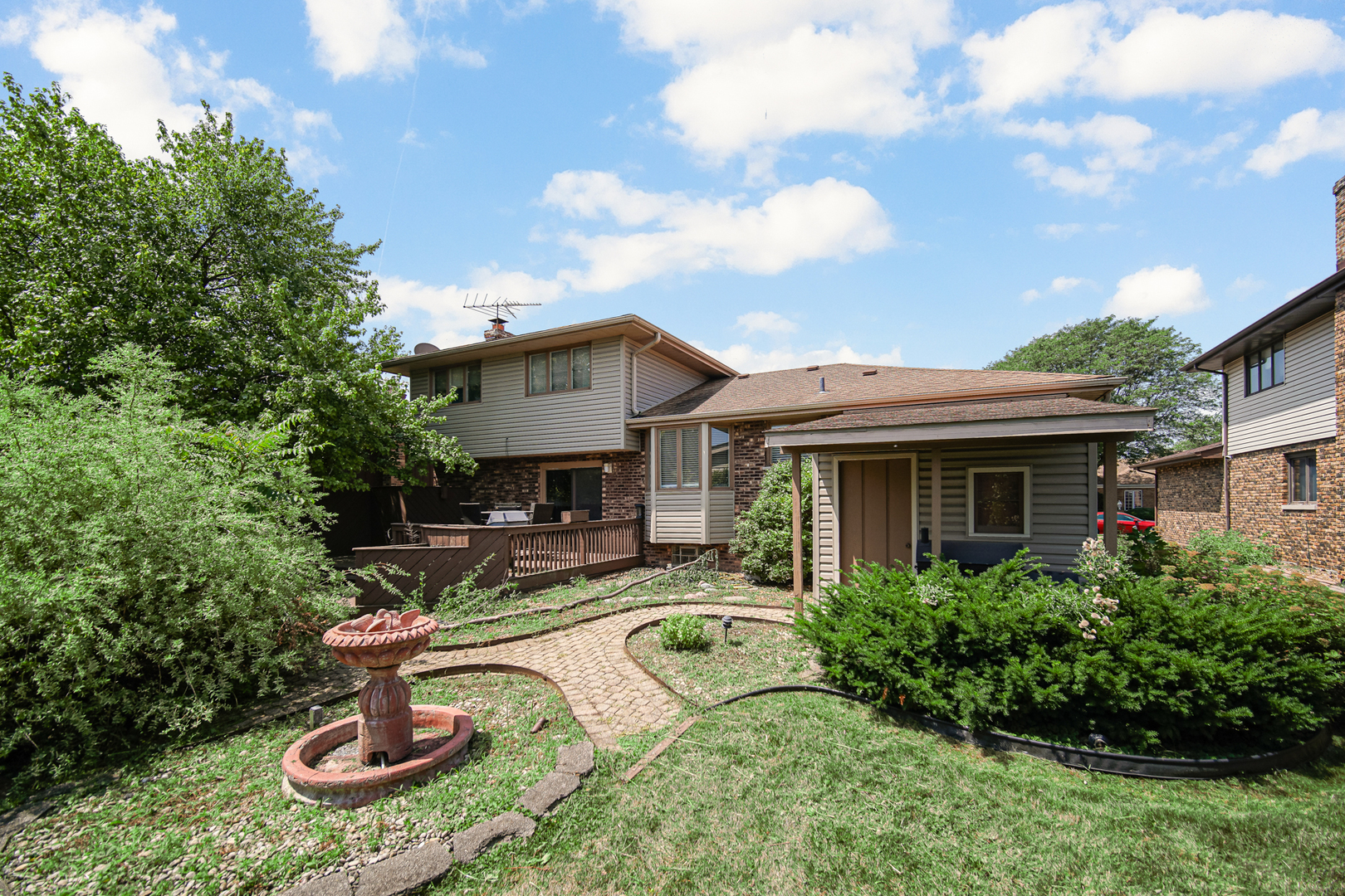 18443 Maple Street, Lansing, IL 60438