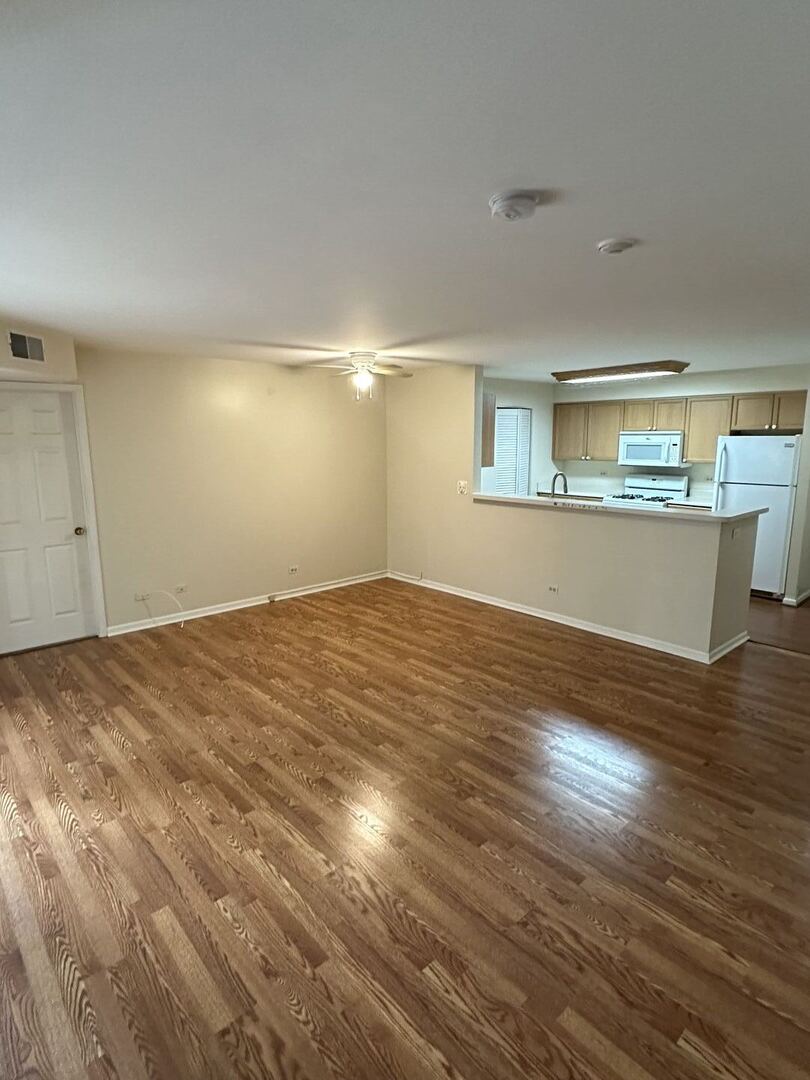 794 N Gary Avenue #104, Carol Stream, IL 60188