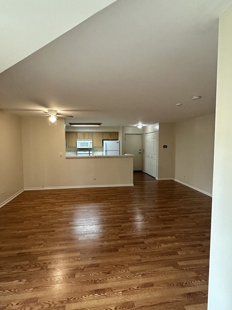 794 N Gary Avenue #104, Carol Stream, IL 60188