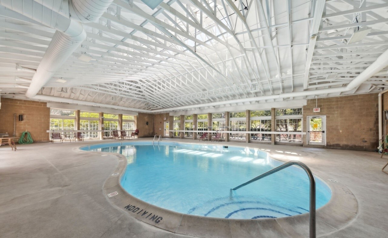 794 N Gary Avenue #104, Carol Stream, IL 60188
