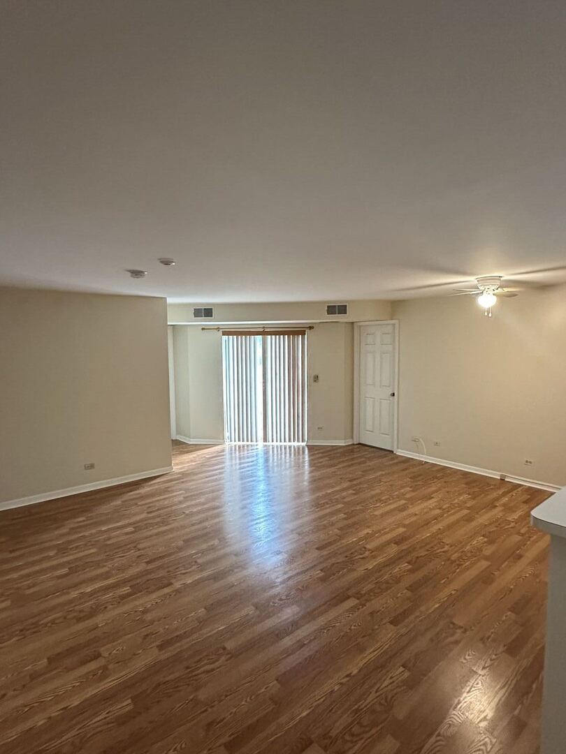 794 N Gary Avenue #104, Carol Stream, IL 60188