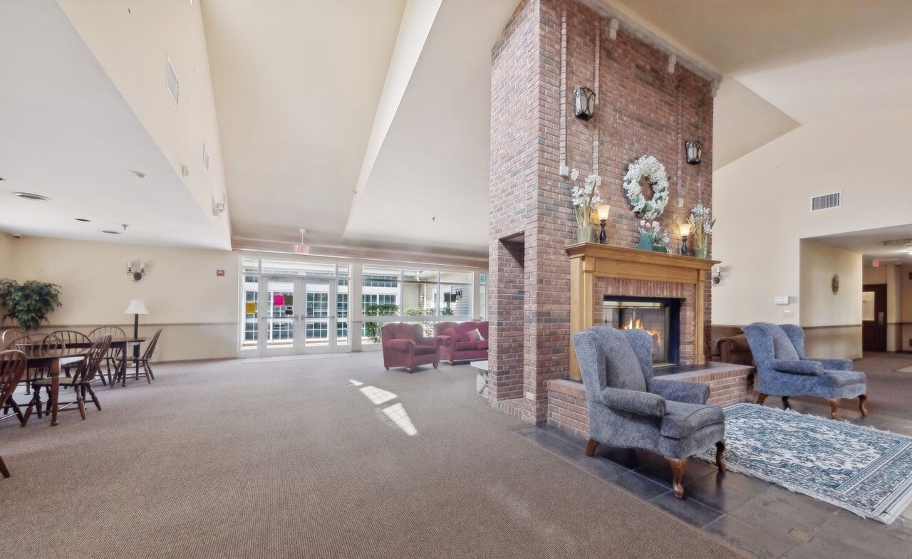 794 N Gary Avenue #104, Carol Stream, IL 60188