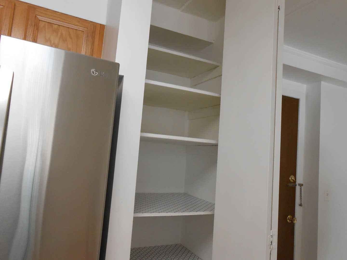 6330 N LINCOLN Avenue #2A, Morton Grove, IL 60053