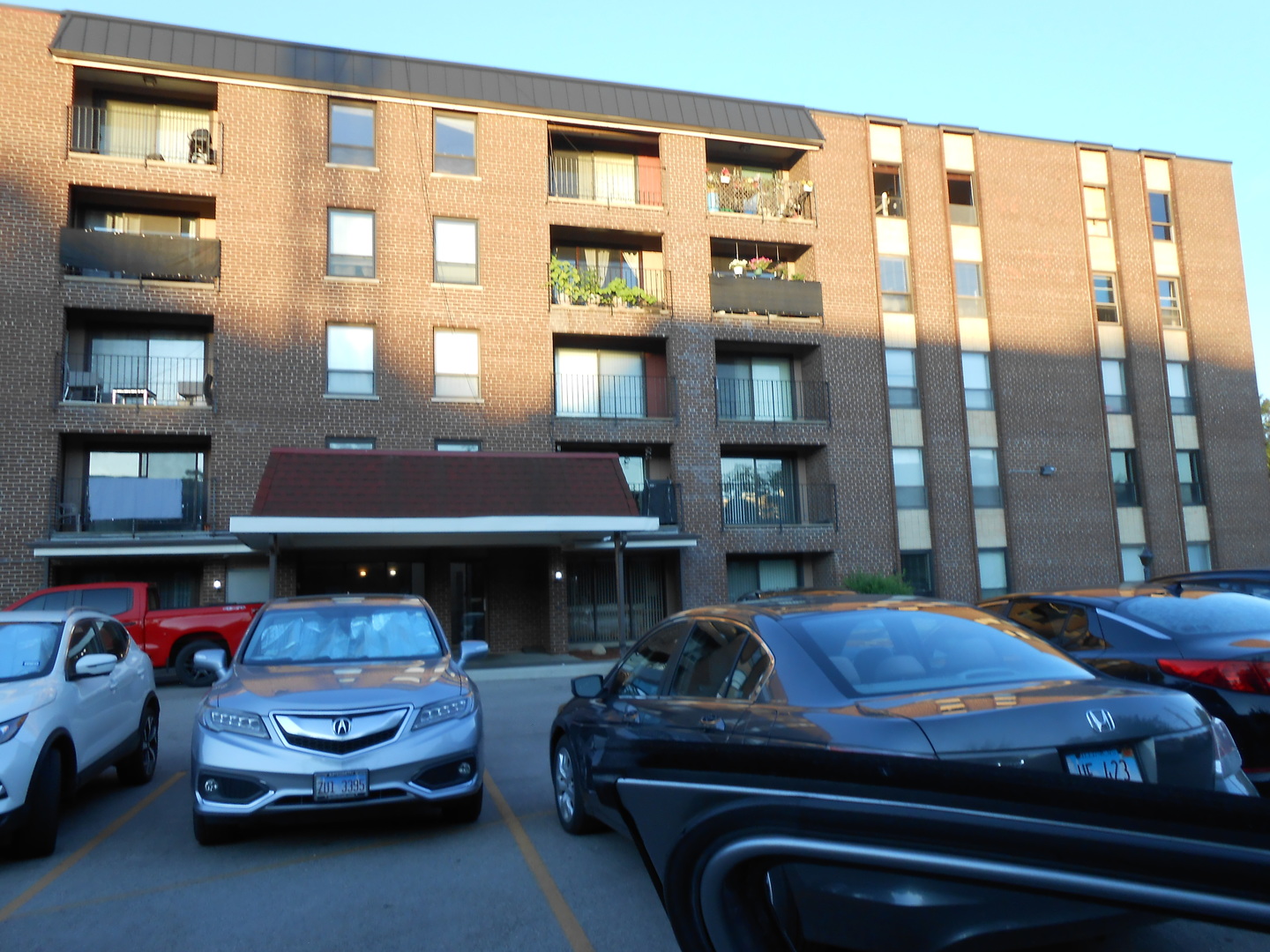 6330 N LINCOLN Avenue #2A, Morton Grove, IL 60053