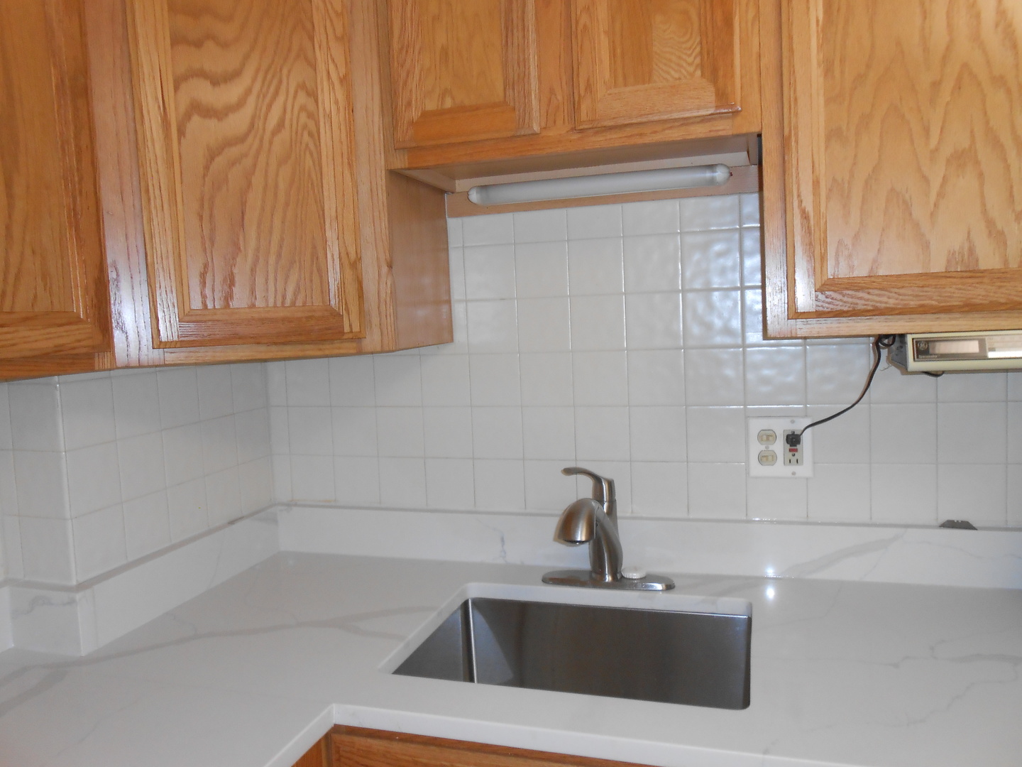 6330 N LINCOLN Avenue #2A, Morton Grove, IL 60053