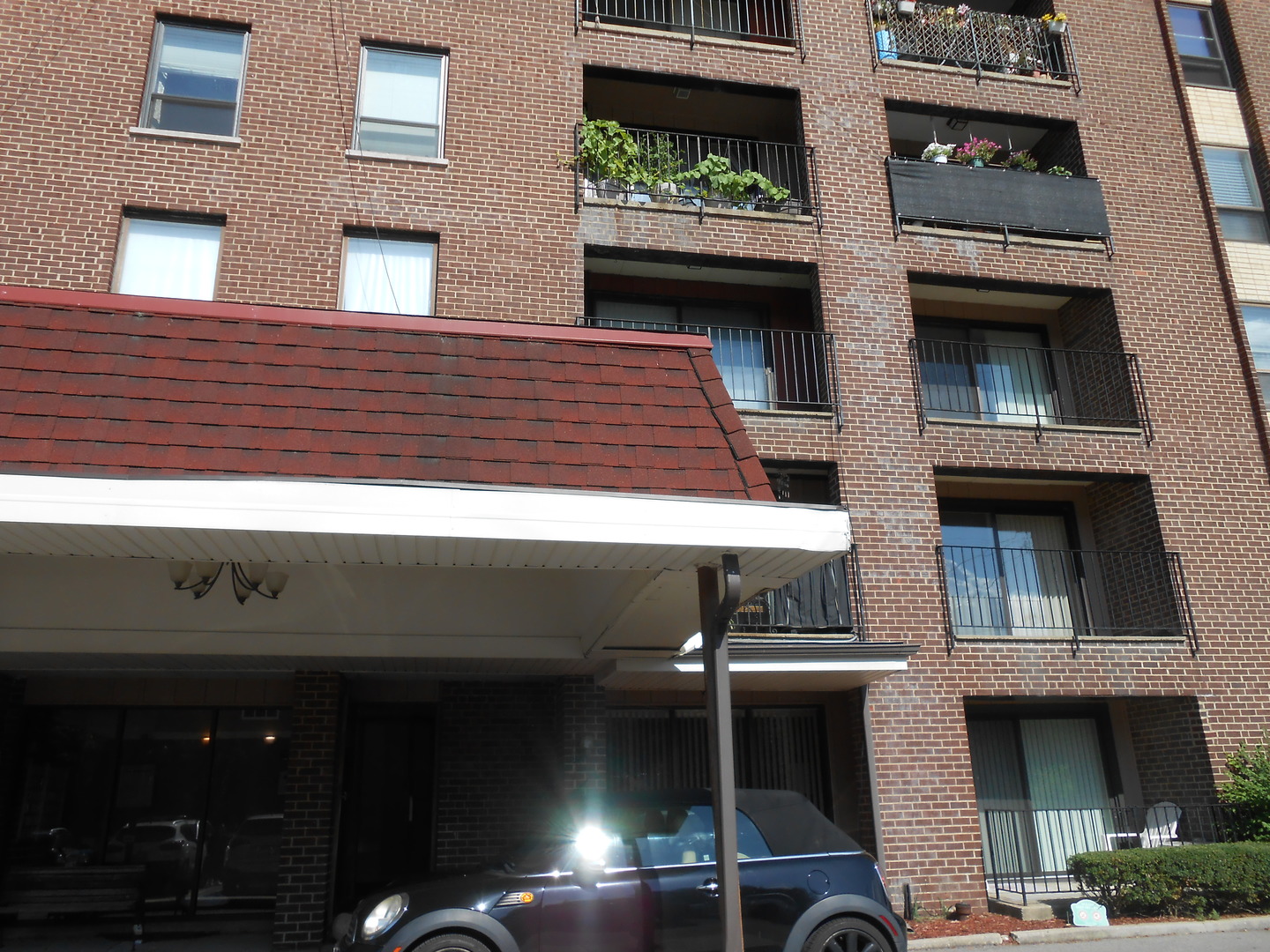 6330 N LINCOLN Avenue #2A, Morton Grove, IL 60053