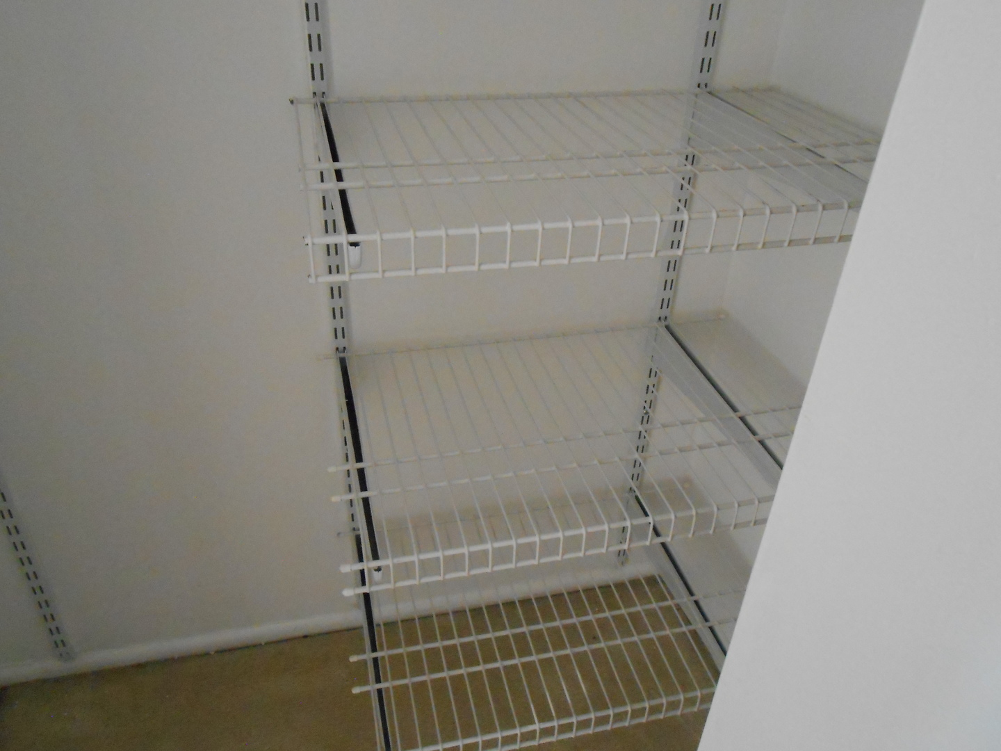 6330 N LINCOLN Avenue #2A, Morton Grove, IL 60053