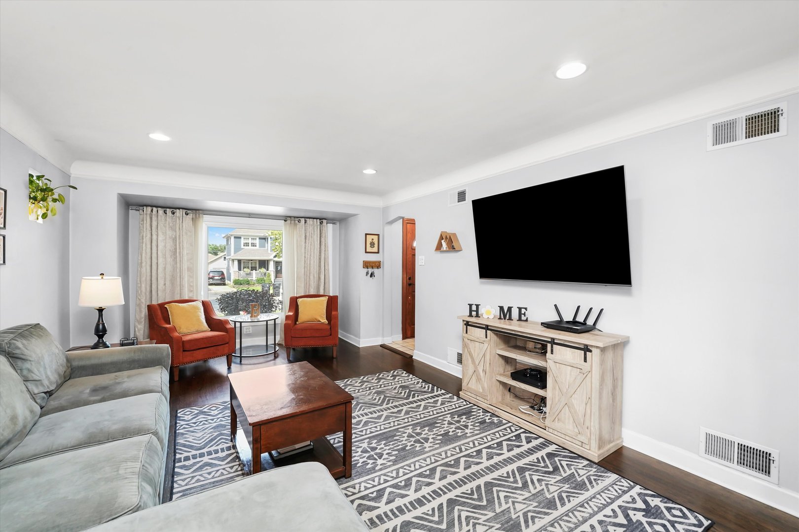 10729 S Central Park Avenue, Chicago, IL 60655