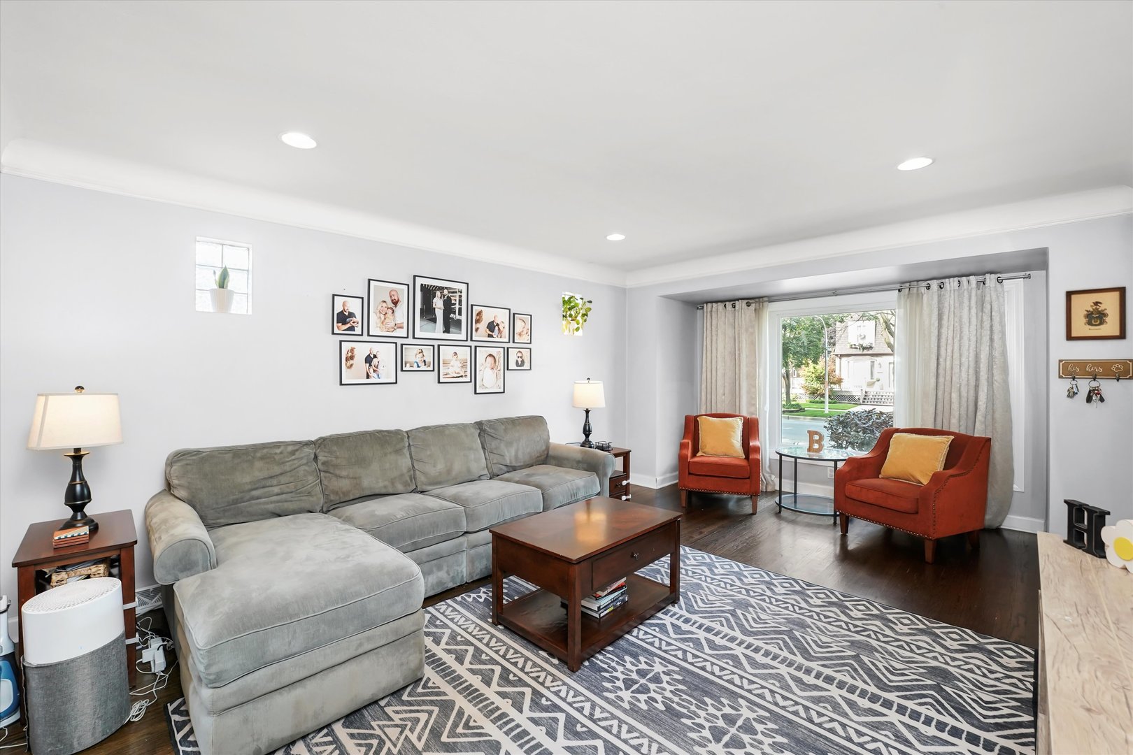 10729 S Central Park Avenue, Chicago, IL 60655