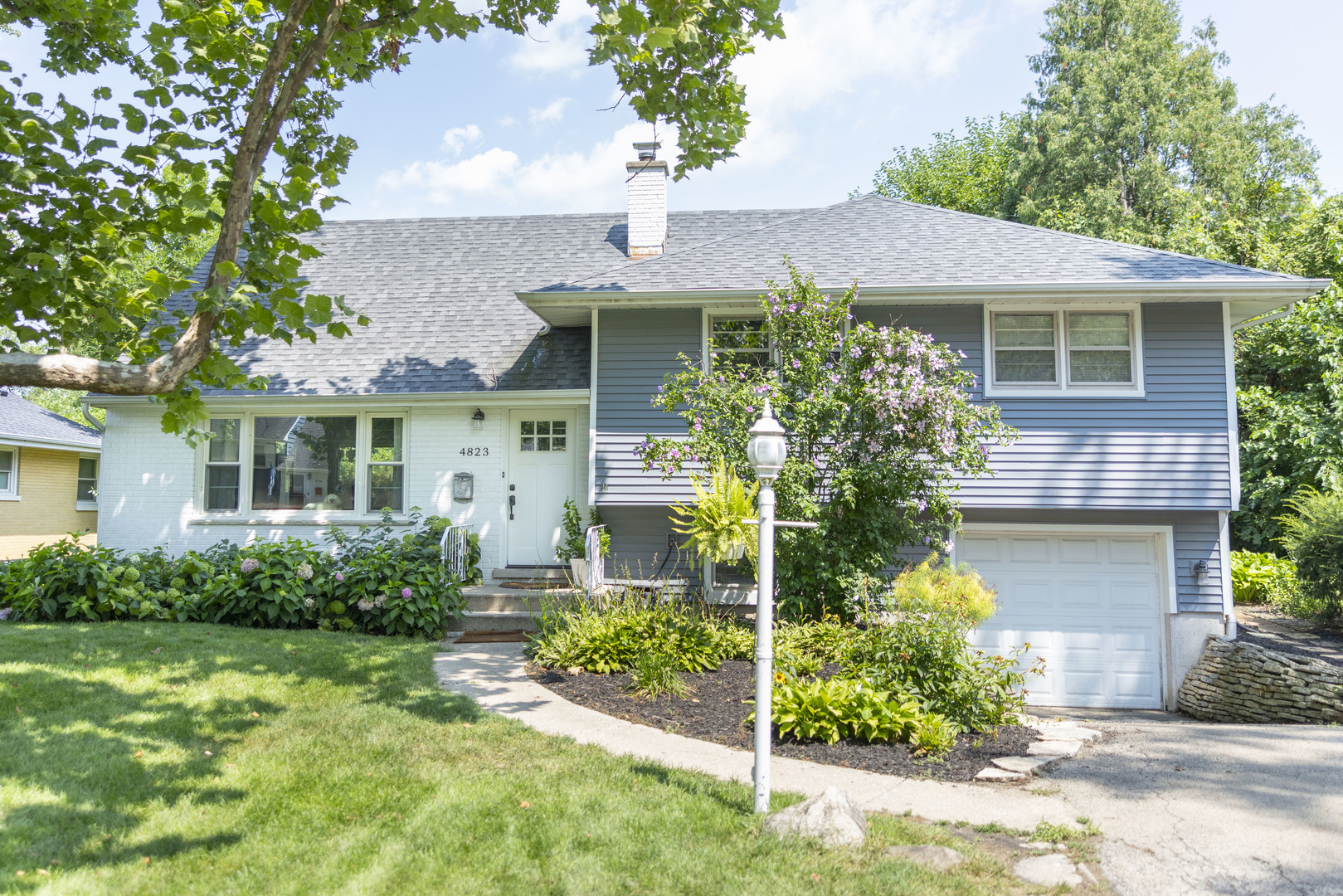 4823 Florence Avenue, Downers Grove, IL 60515
