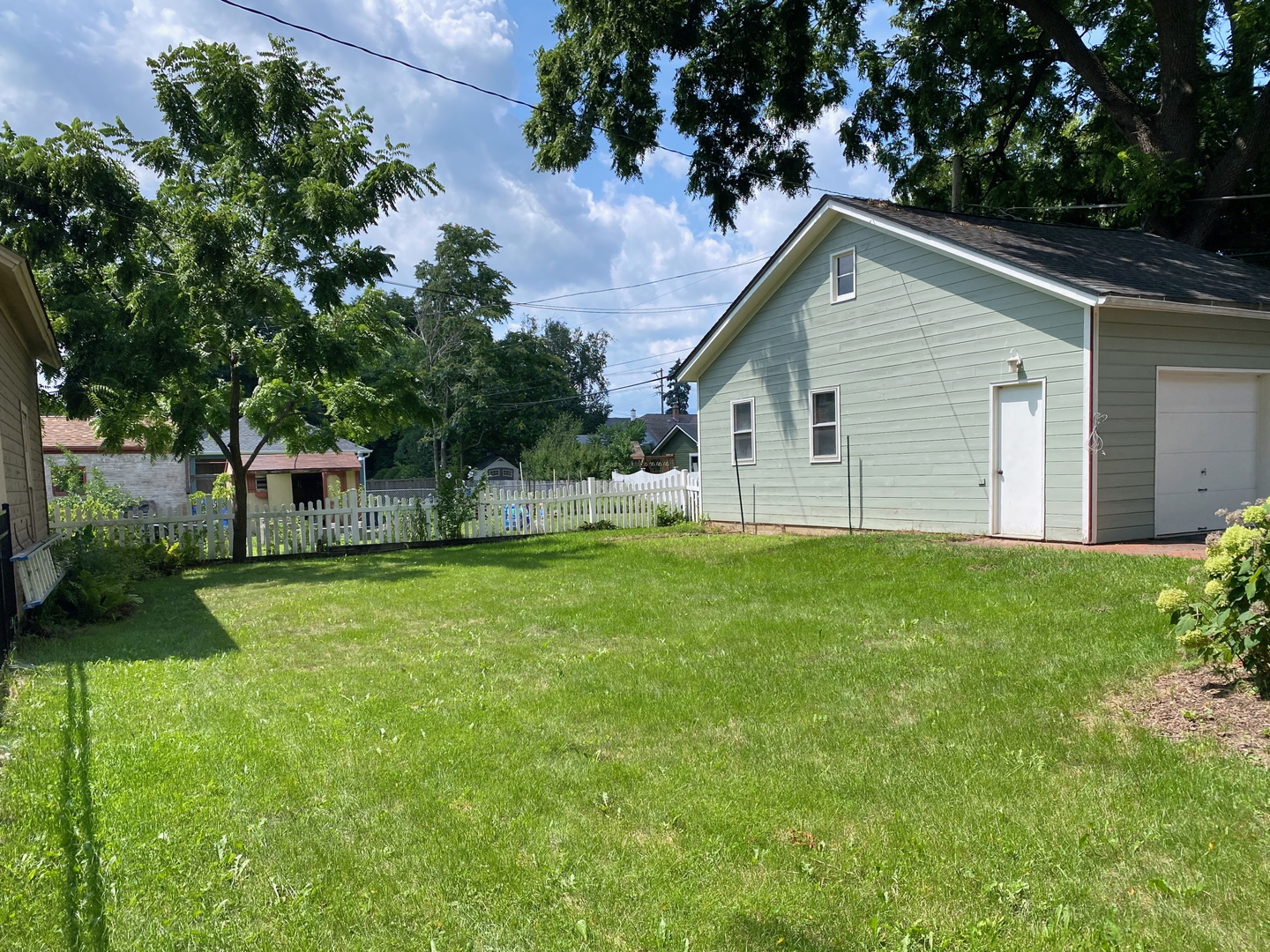214 S 7th Street, West Dundee, IL 60118