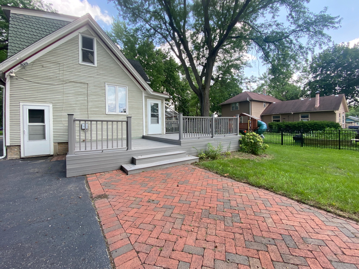 214 S 7th Street, West Dundee, IL 60118