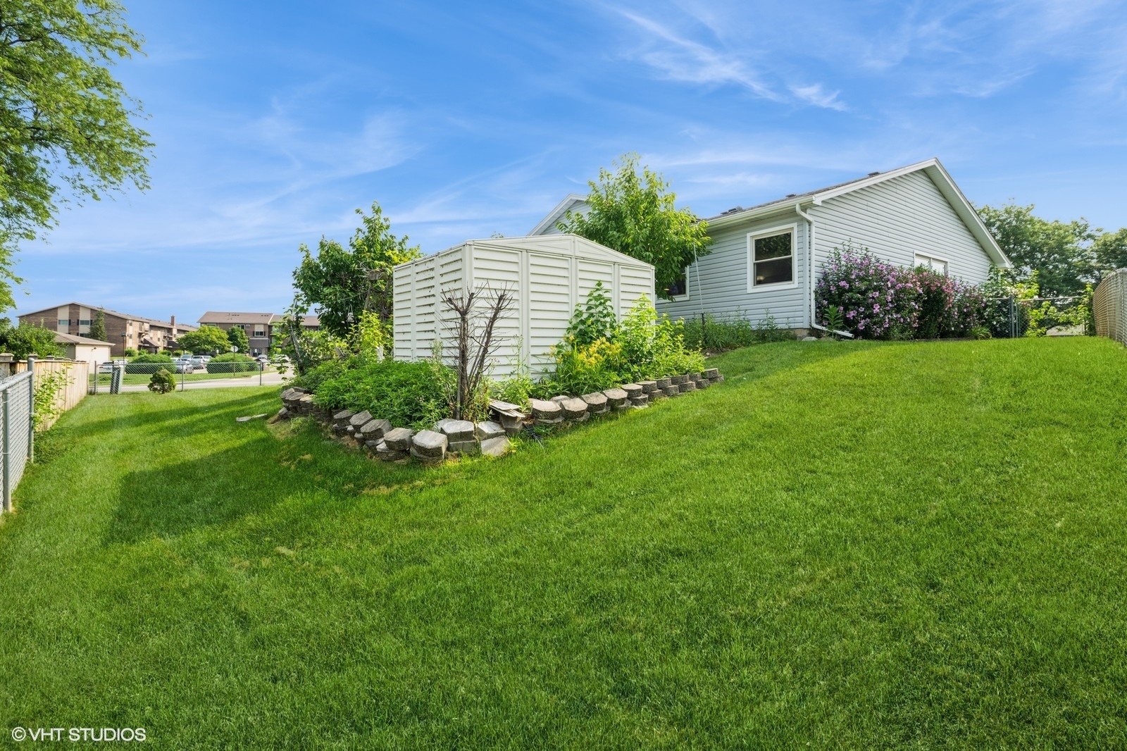 536 Eagle View Drive, Carol Stream, IL 60188