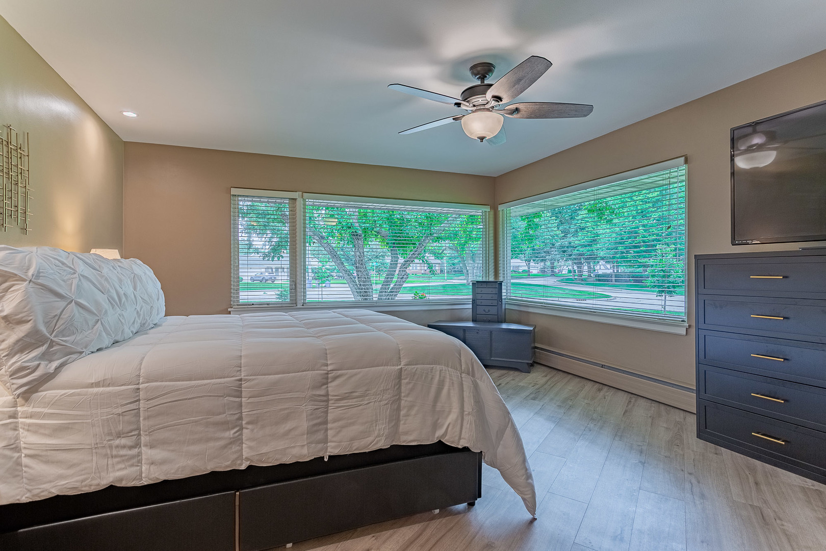 711 E Greenview Road, Itasca, IL 60143