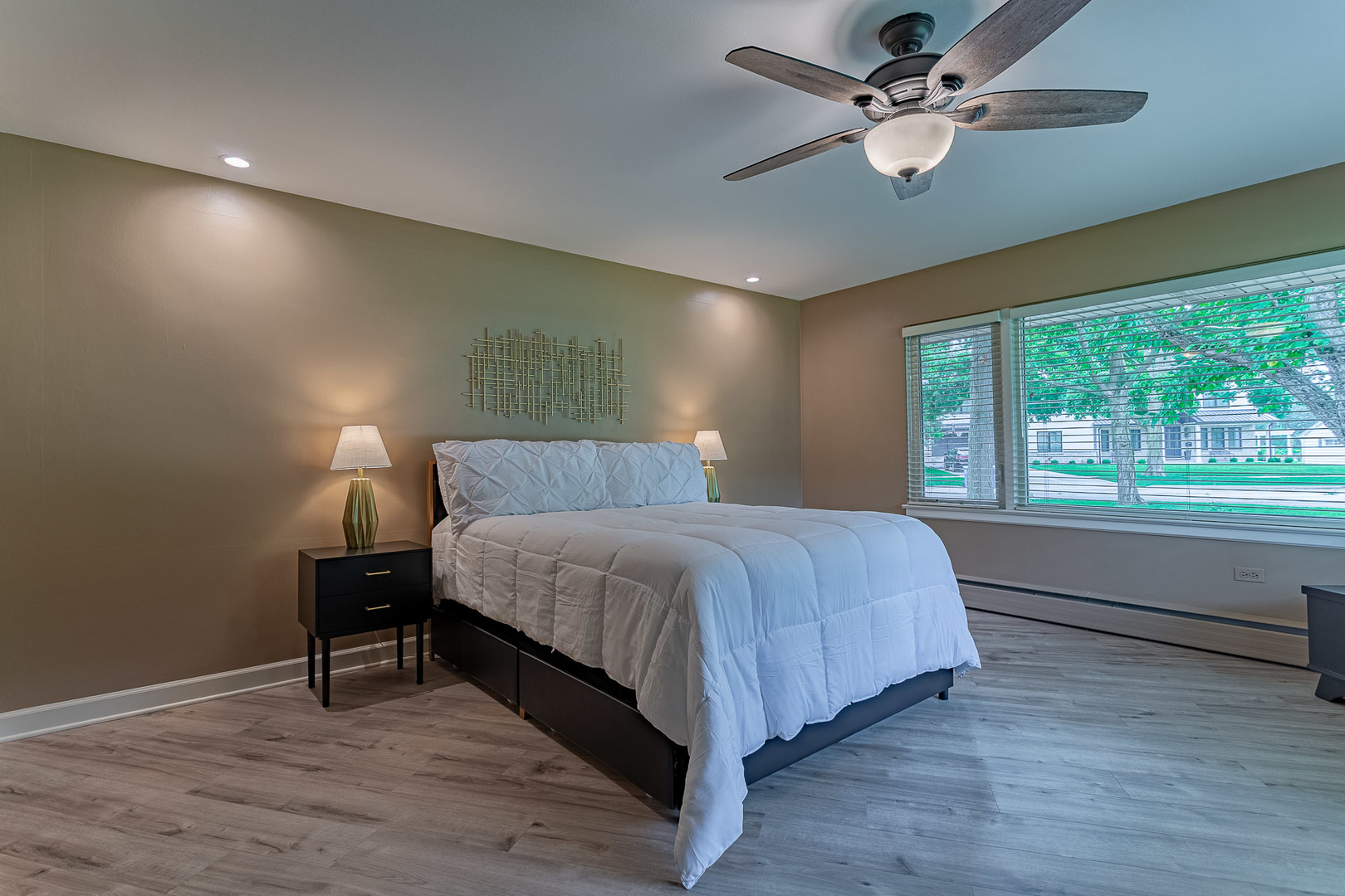 711 E Greenview Road, Itasca, IL 60143