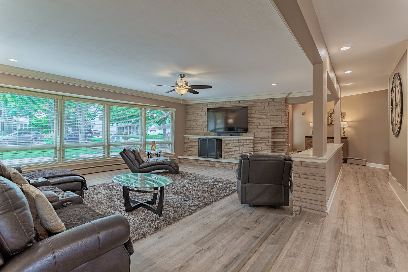 711 E Greenview Road, Itasca, IL 60143