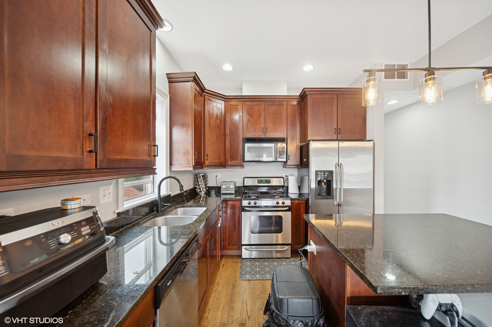 6065 N Ridge Avenue #3, Chicago, IL 60660