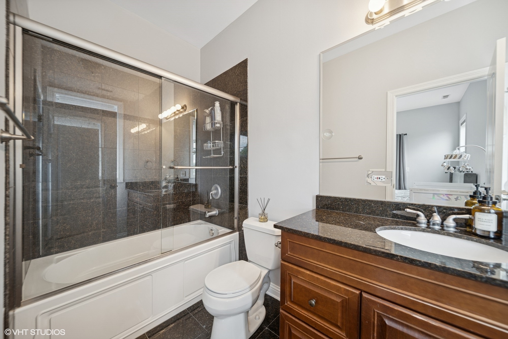 6065 N Ridge Avenue #3, Chicago, IL 60660