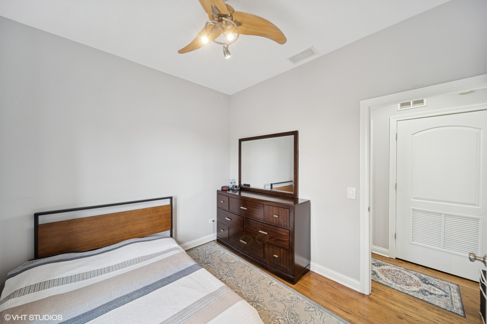 6065 N Ridge Avenue #3, Chicago, IL 60660