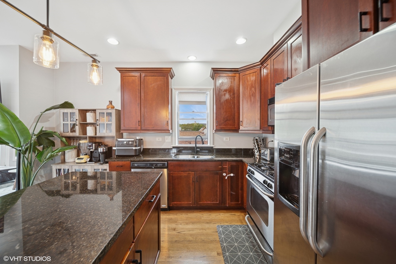 6065 N Ridge Avenue #3, Chicago, IL 60660