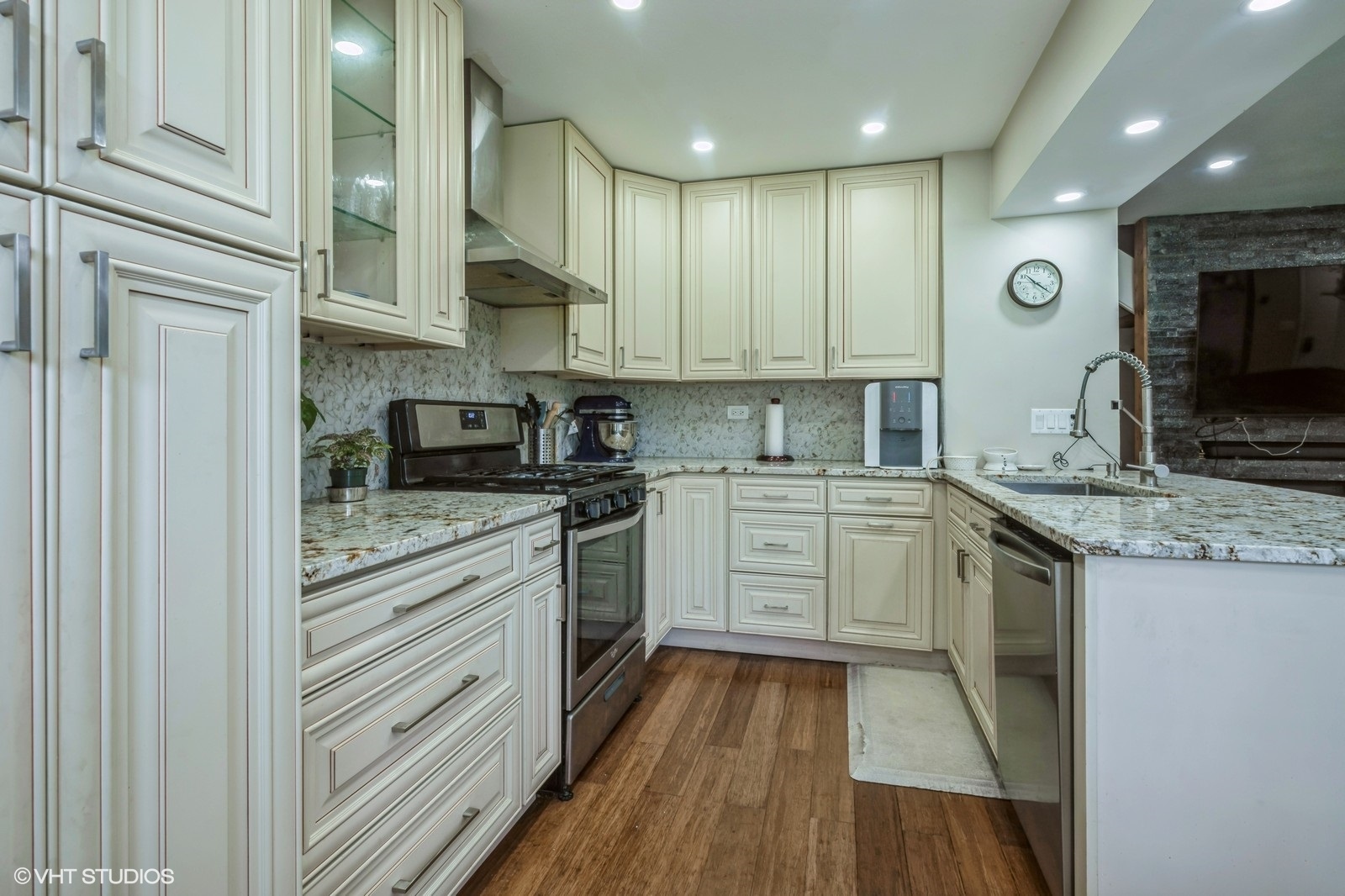 1138 Inverrary Lane, Deerfield, IL 60015