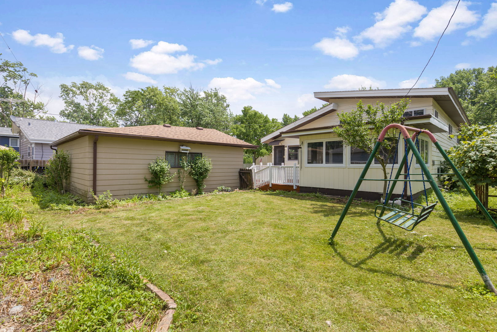720 W Terrace Street, Villa Park, IL 60181