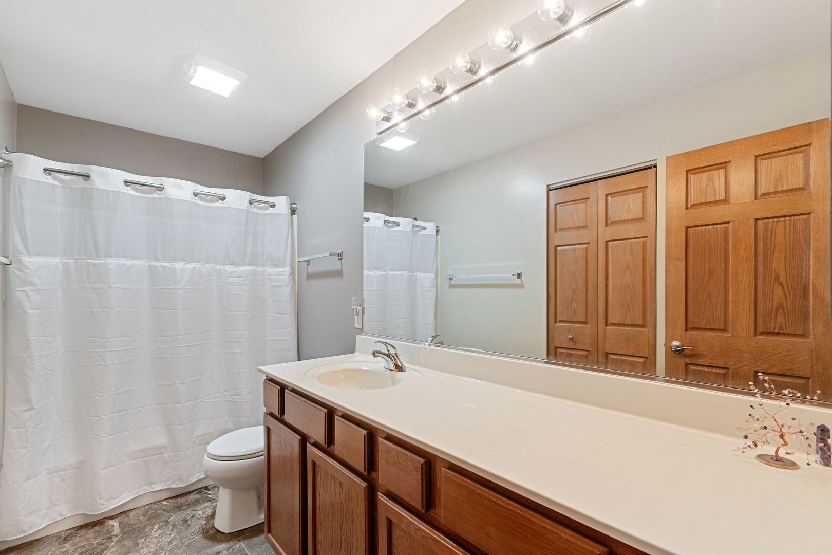 1717 Hoover Trail, McHenry, IL 60051