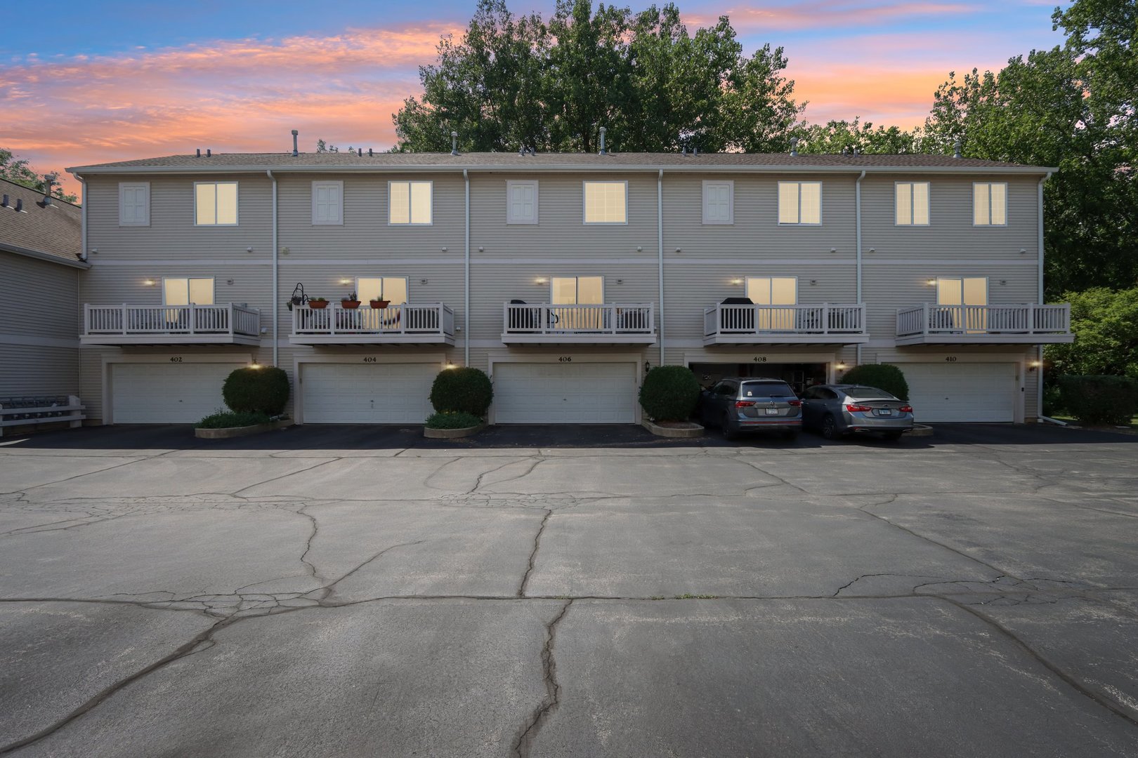 406 Cary Woods Circle, Cary, IL 60013