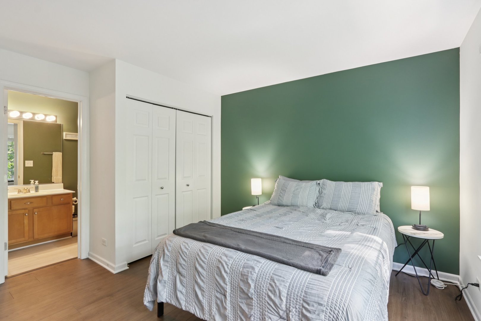 406 Cary Woods Circle, Cary, IL 60013
