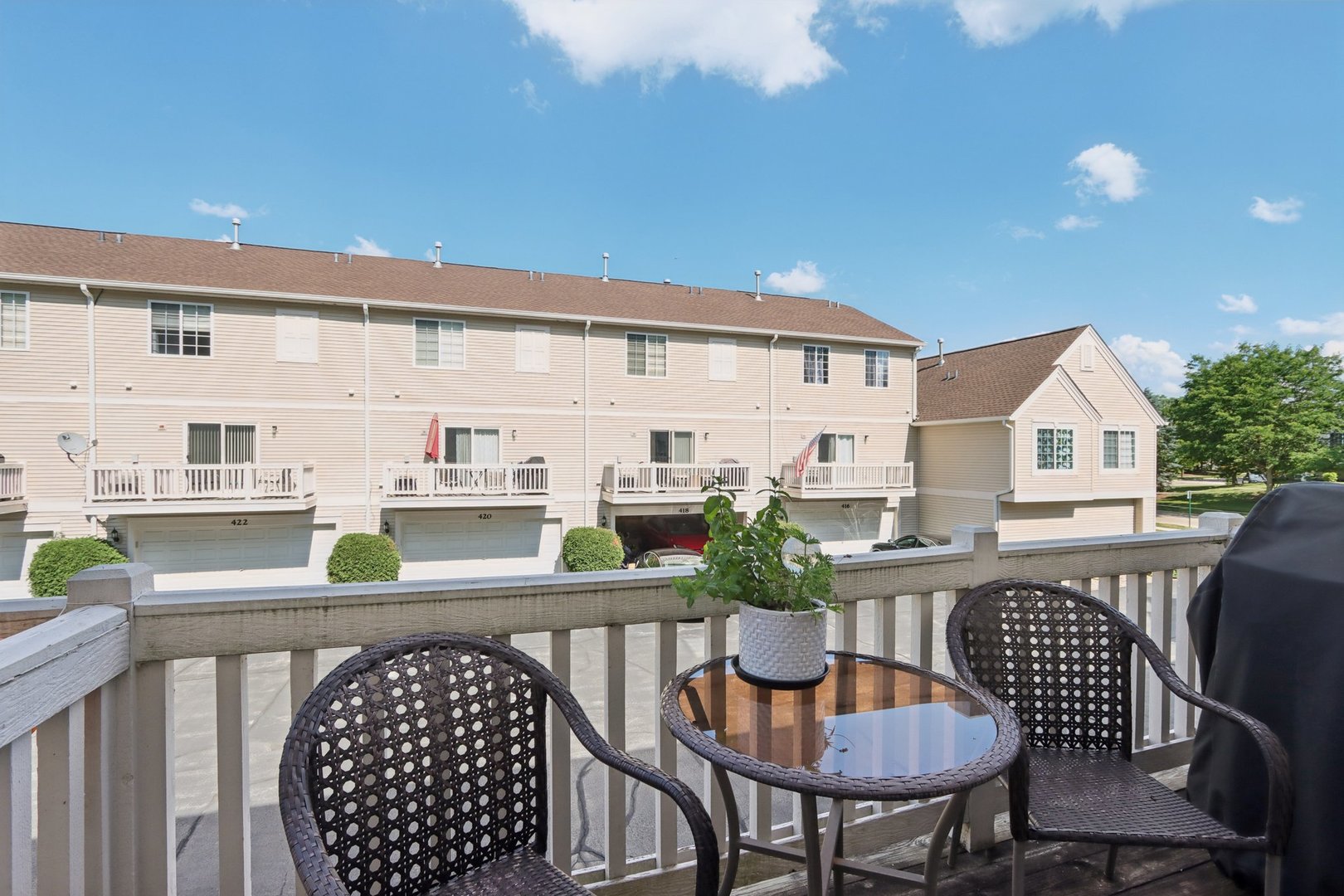 406 Cary Woods Circle, Cary, IL 60013