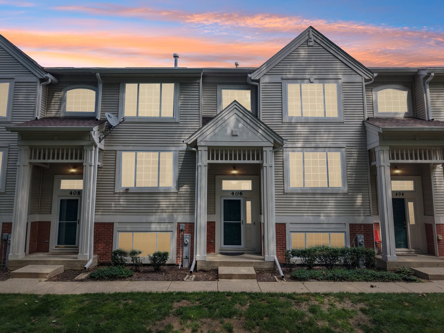 406 Cary Woods Circle, Cary, IL 60013