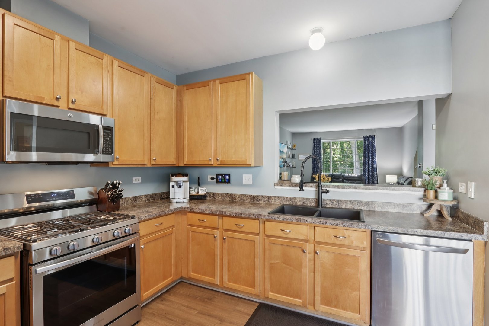 406 Cary Woods Circle, Cary, IL 60013