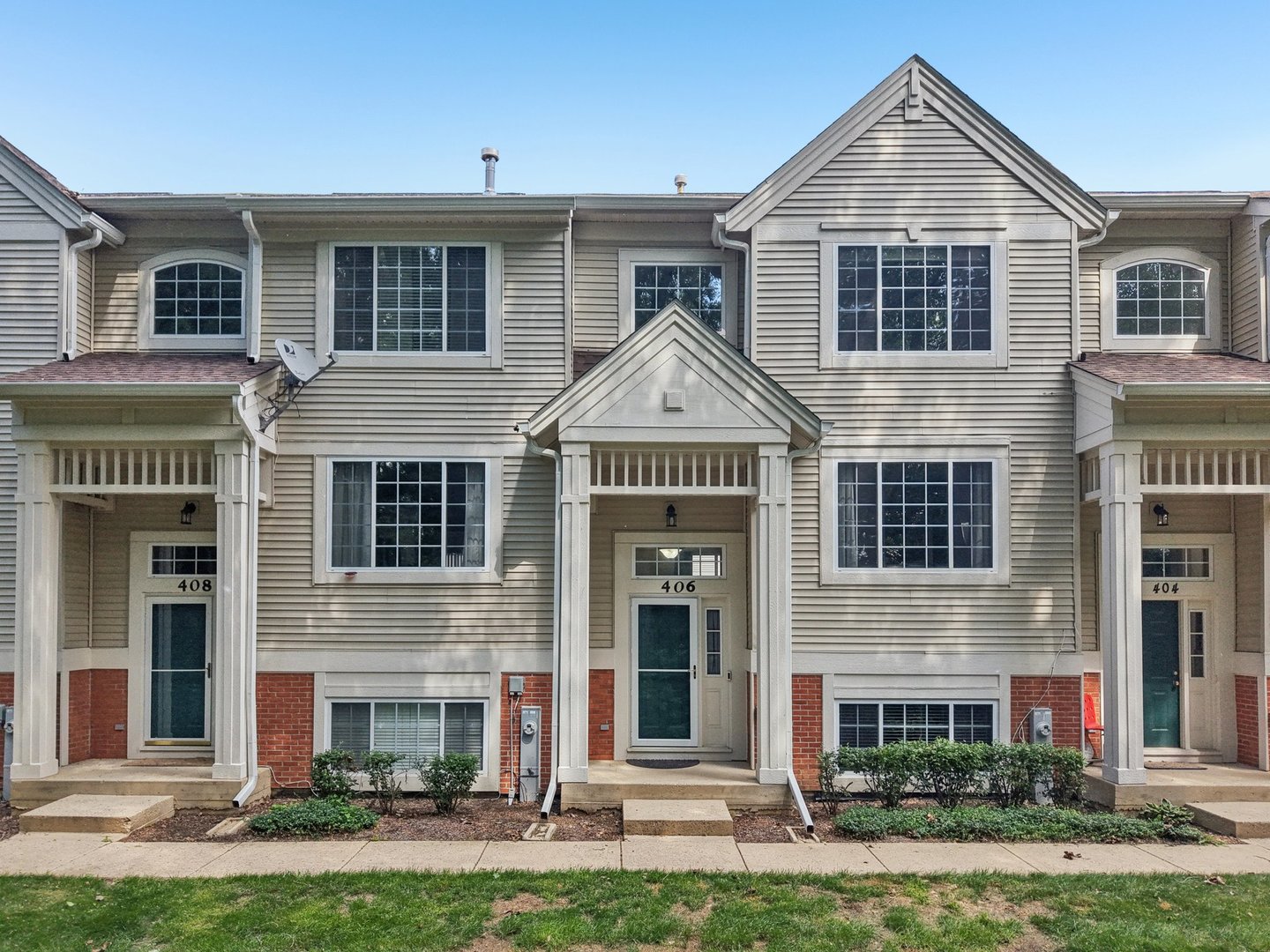 406 Cary Woods Circle, Cary, IL 60013