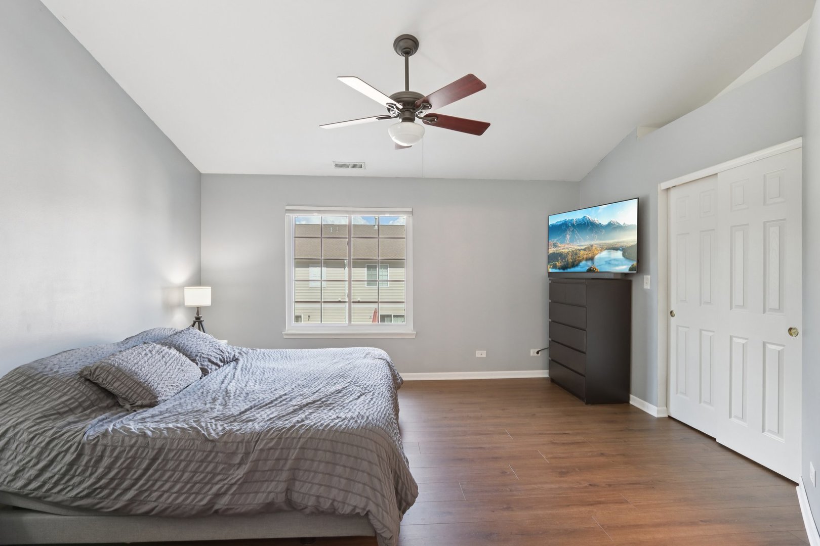 406 Cary Woods Circle, Cary, IL 60013