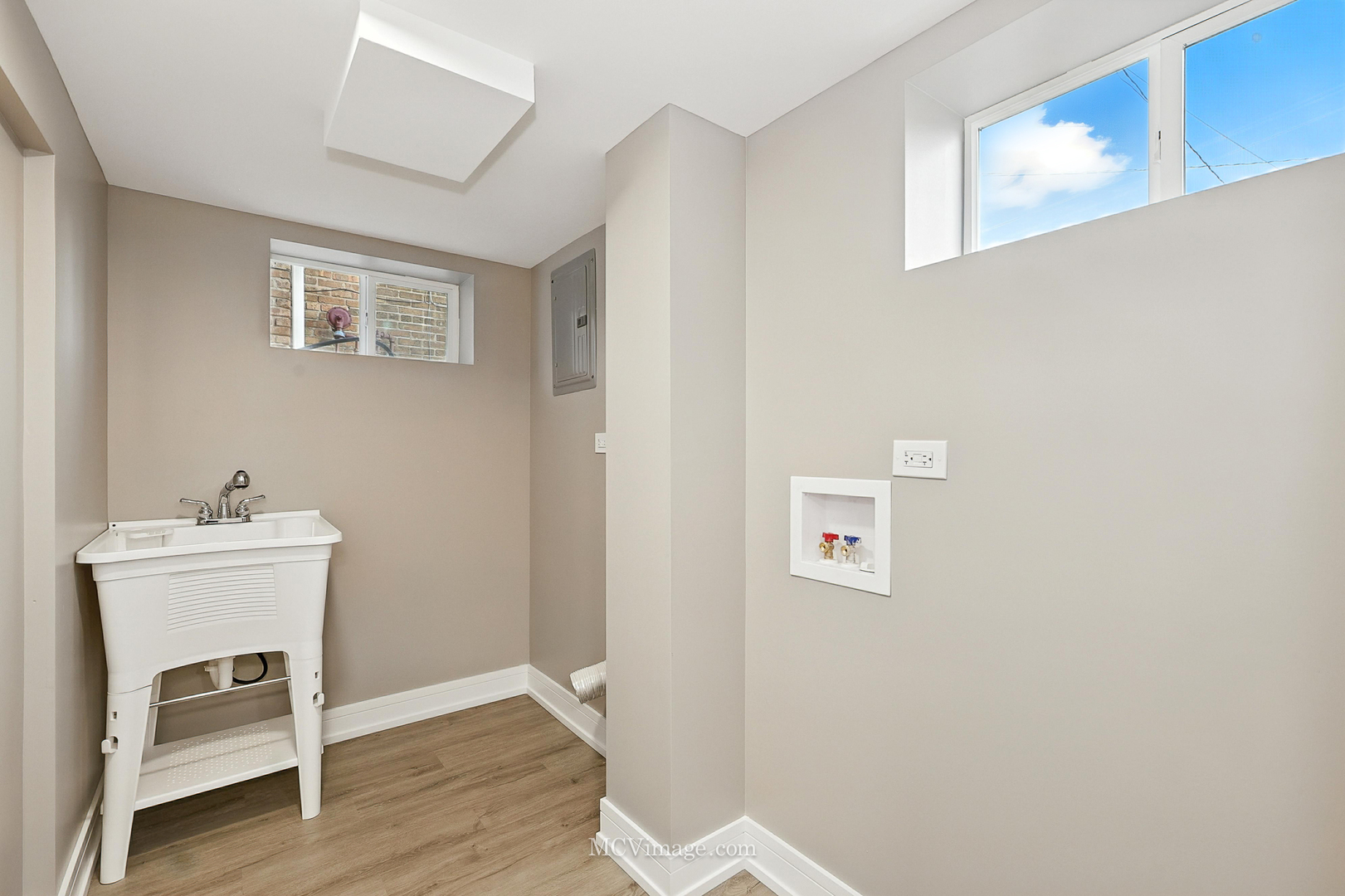 5069 W Van Buren Street, Chicago, IL 60644