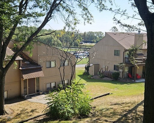 52 Oak Hill Colony #8, Fox Lake, IL 60020