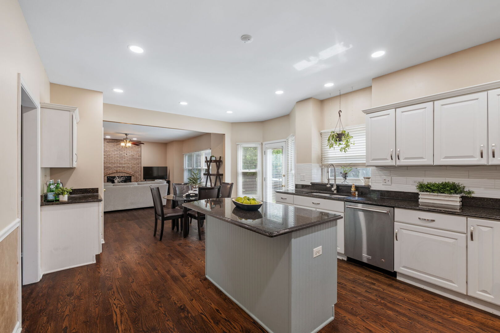 5083 PRAIRIE SAGE Lane, Naperville, IL 60564
