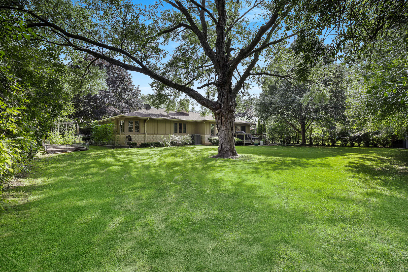 372 Longacres Lane, Palatine, IL 60067